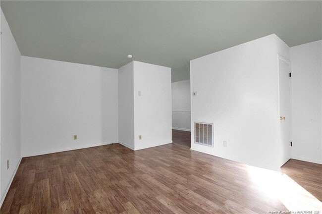 Photo - 417 Perth St