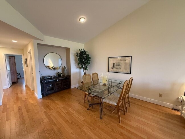 Photo - 6102 SE Landing Way Unidad 13