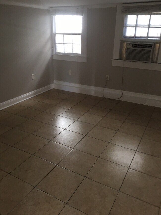 Photo - 3822 Banks St Unit lower