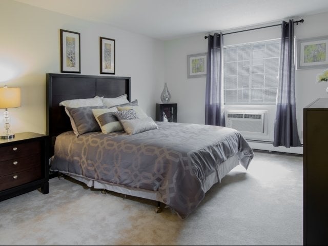 Bedroom - Colonial Village Apartments