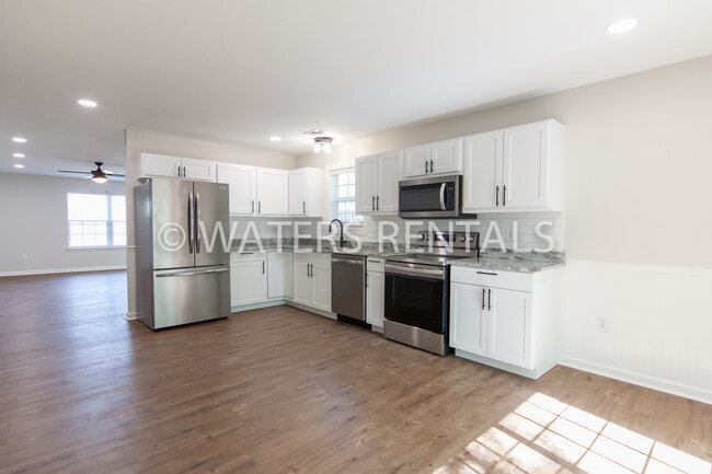 Kitchen - 156 Soren Ln