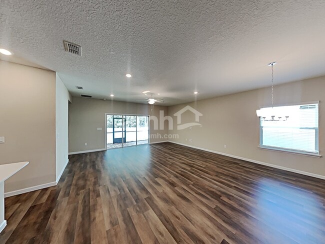 Photo - 244 Hemlock Pt