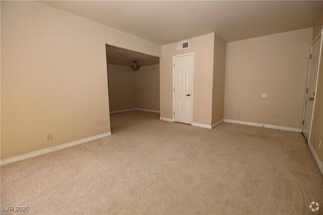 Building Photo - 5116 River Glen Dr Unit 225 Rental