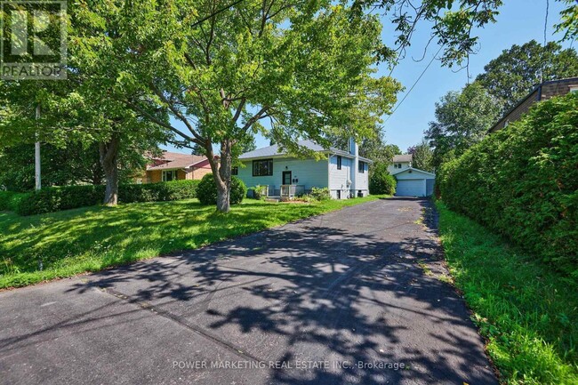 35 Tauvette St