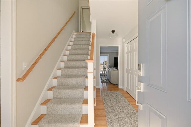 Photo - 105 Lilac Ln