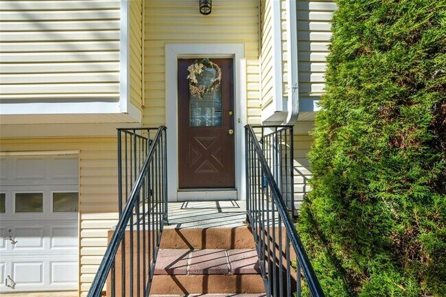 Photo - 115 Arborfield Way