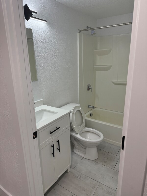 Photo - 207 E Monroe St Unit B