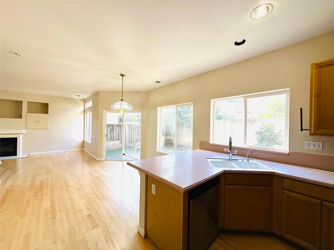 Photo - 3729 Seine Ct