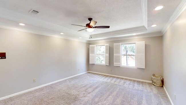 Photo - 4130 Knollcrest Cir N