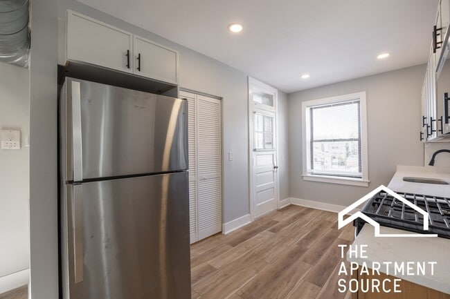 Photo - 6148 N Francisco Ave