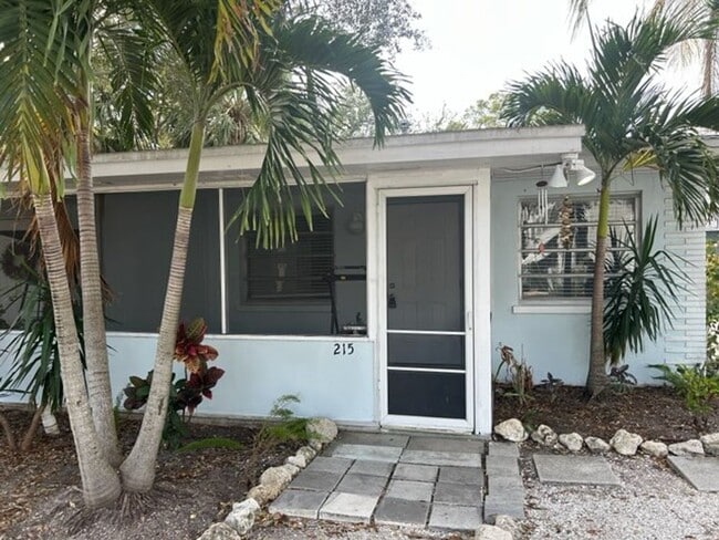 Building Photo - One-year lease starting in January, with free move-in for December.