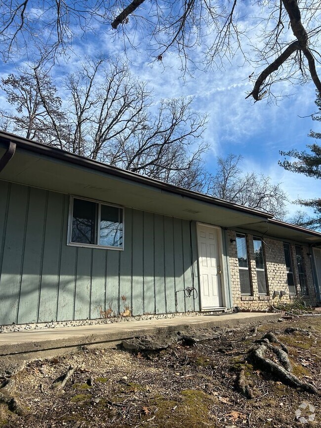 Building Photo - Cozy duplex minutes away from Gunbarrel Rd... Unit 1670 Hamlet Dr Rental