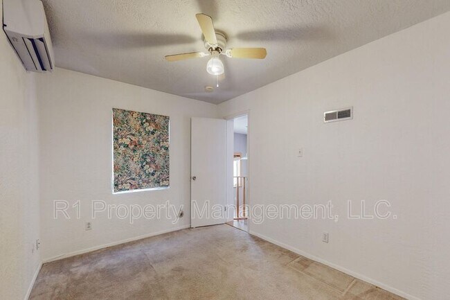 Photo - 1321 Lobo Pl NE