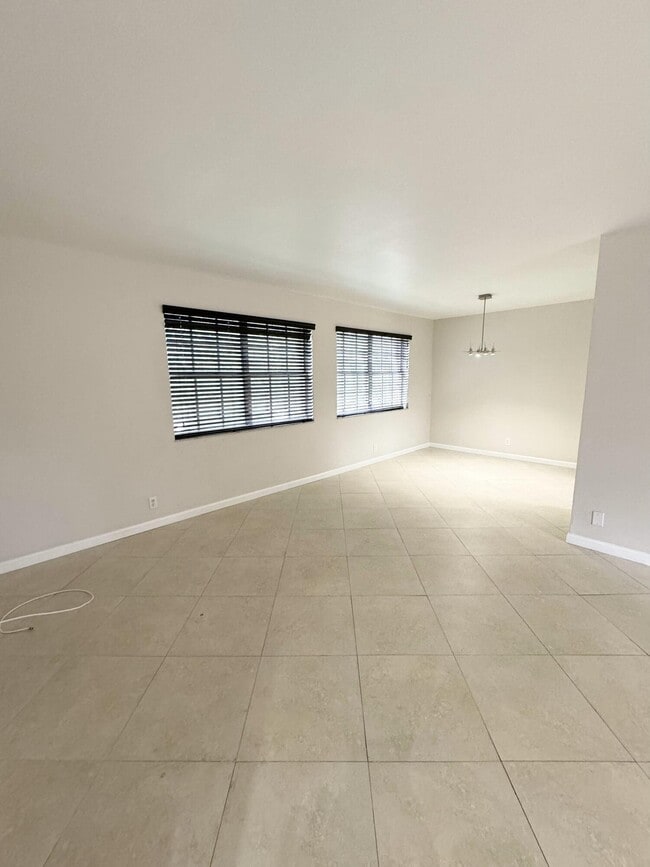 Photo - 8886 SW 3rd St Unidad 203