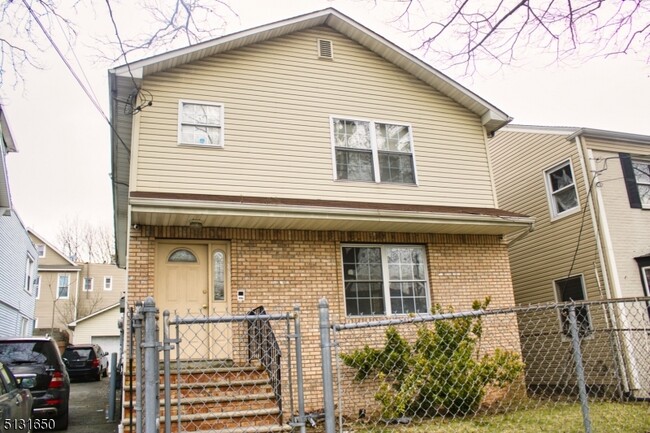 Building Photo - 183 Chancellor Ave Rental