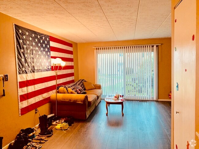Building Photo - 430 Fleeter Ct Unit 440 Rental