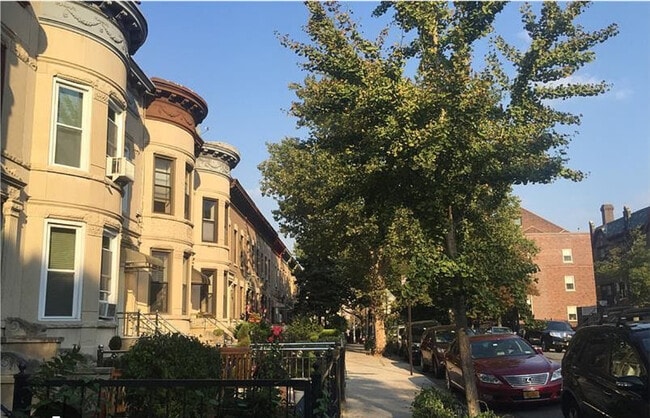 Building Photo - 319 73rd St Unit Garden