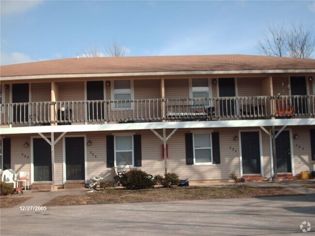 Building Photo - 594 N Betty Jo Dr Rental