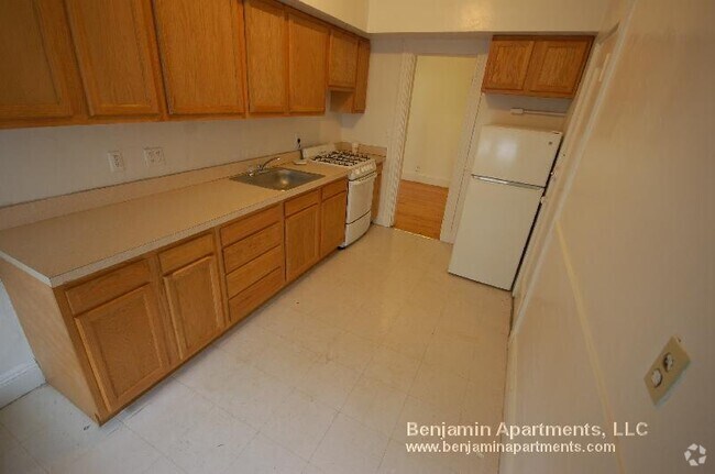Building Photo - 133 Sutherland Rd Unit F Rental