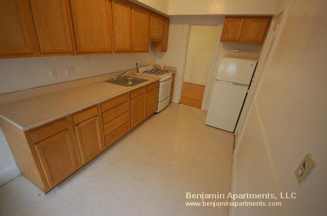 Photo - 133 Sutherland Rd Condo Unit F