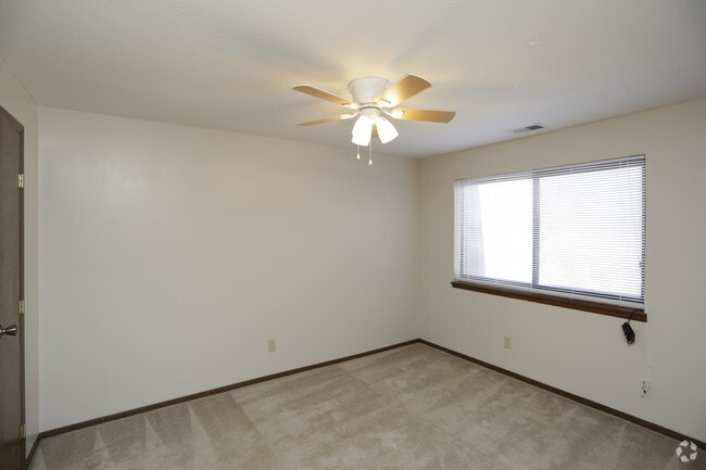 Trianon Apartments & Townhomes