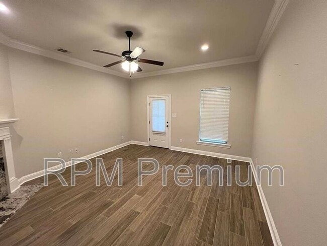 Photo - 6212 Lake Edge Dr