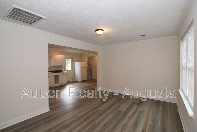 Photo - 1924 Roberson Rd