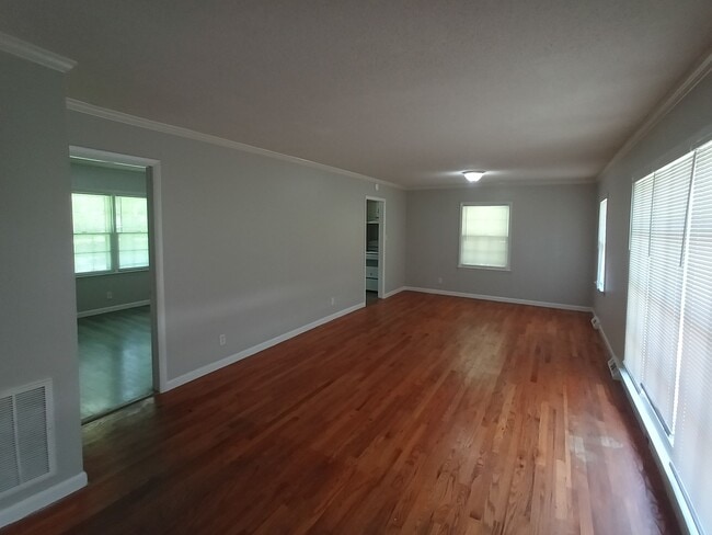 Photo - 23 Sequoia Dr