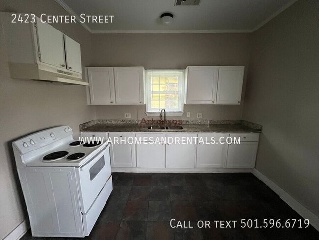 Photo - 2423 Center St