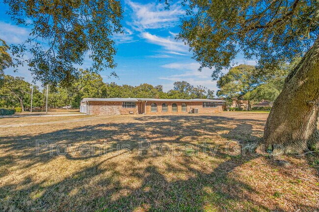 Photo - 8 Manor Dr