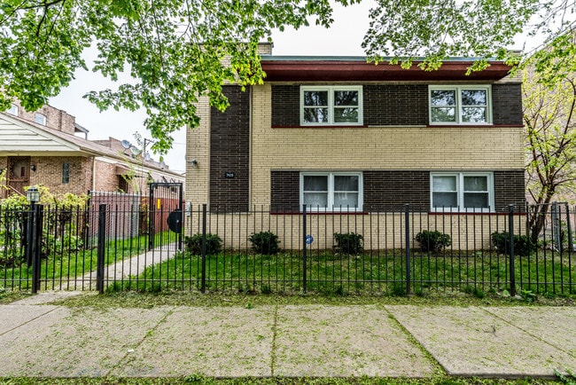 Photo - 7927 S Ellis Ave