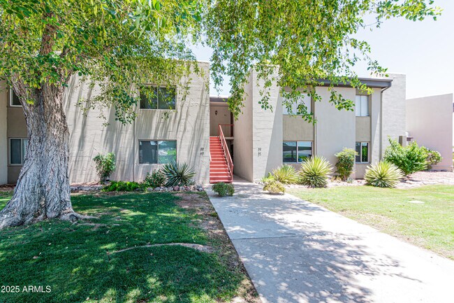 Photo - 4201 E Camelback Rd Unit 51