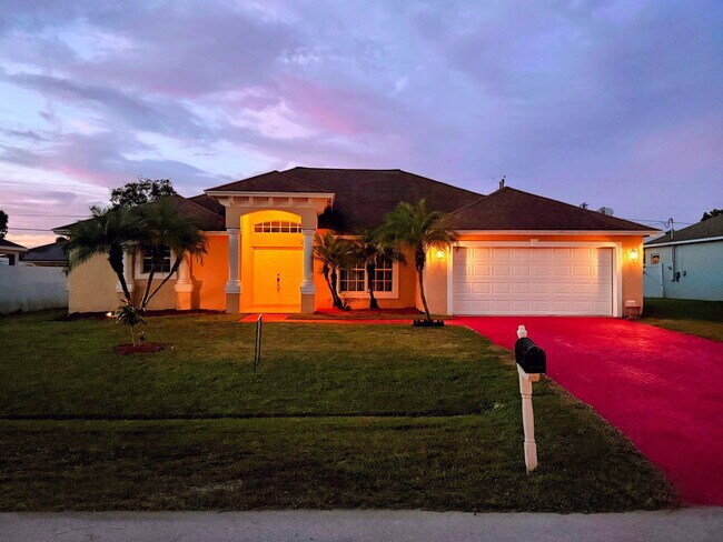 Photo - 729 SW Sardinia Ave