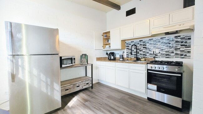 Photo - 9822 N 15th St