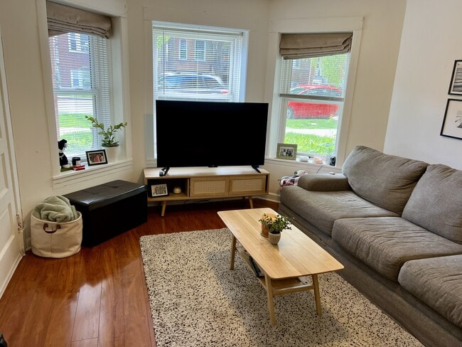 Photo - 3241 N Lawndale Ave Unit 1