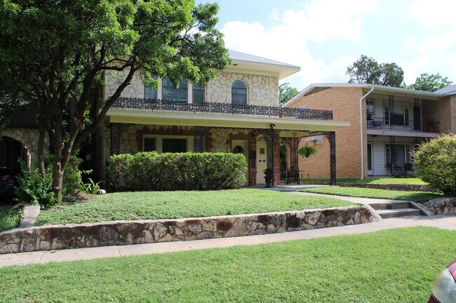 Photo - 311 E Rosewood Ave Unidad 102