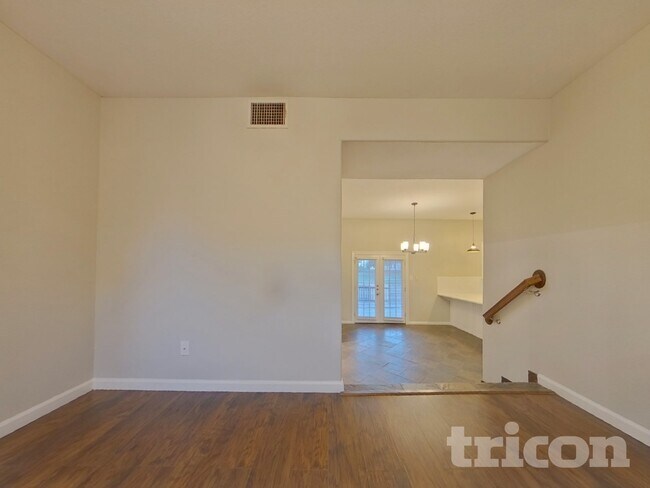 Photo - 7512 Skylake Ct