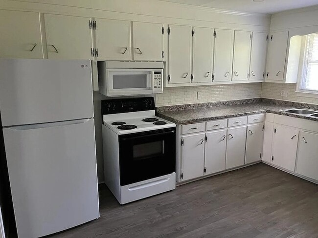 Photo - 1824 Holloway Cir