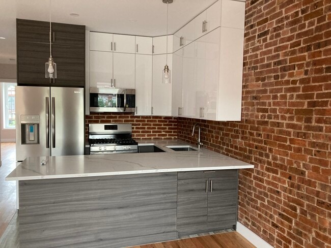 Kitchen - 166 15th St Unit Third floor