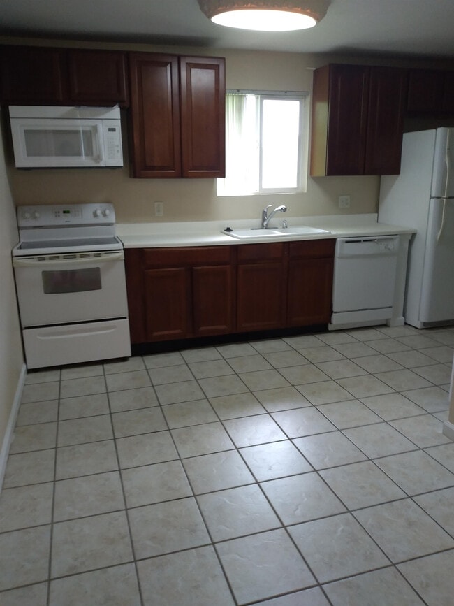 Building Photo - 211 N Greenbriar Rd Rental