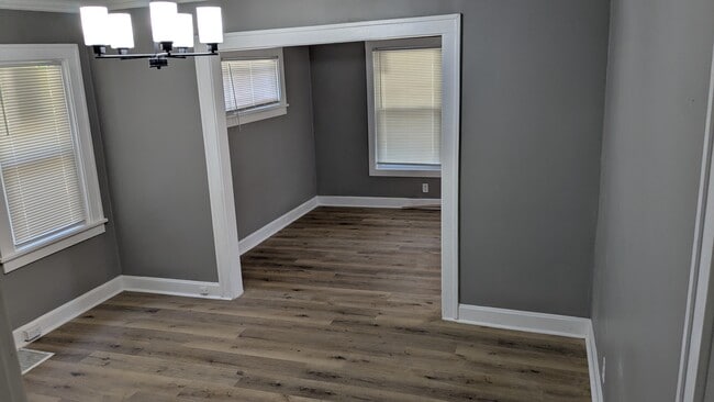 Photo - 1916 E 55th St