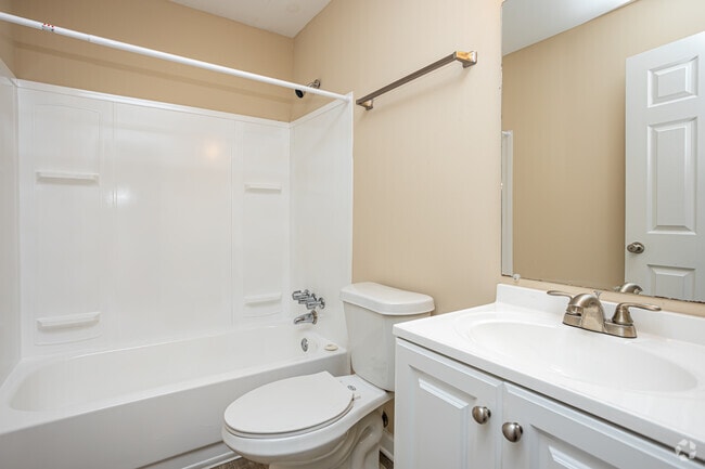2BR, 2BA Large - 1,050SF