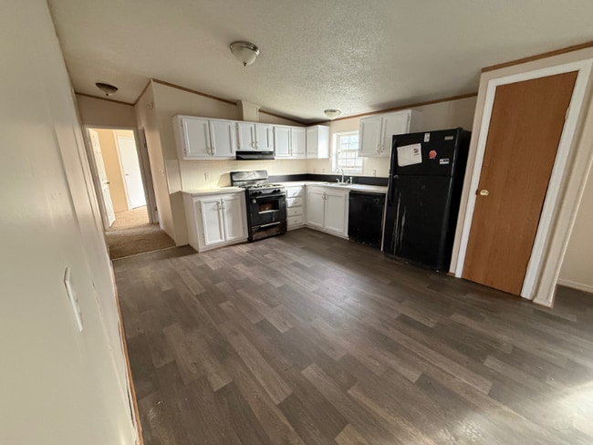 Photo - 2500 Mann Rd