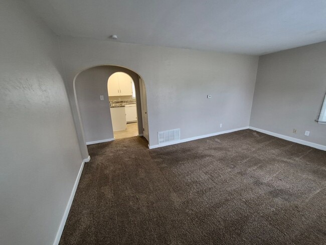 Photo - 2 bedroom home with 1+ car garage, pet fri...