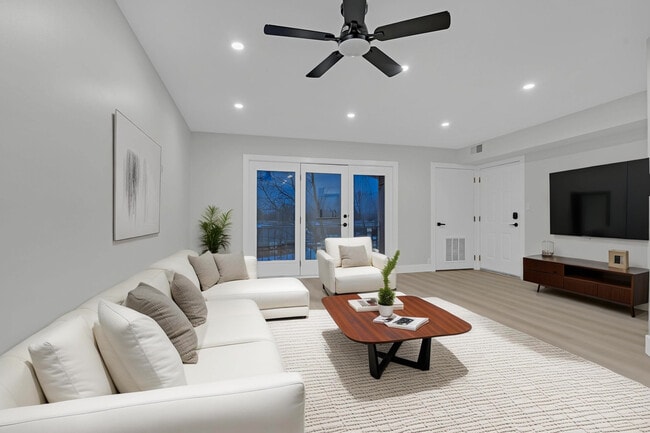 Photo - 10347 Dearlove Rd Unidad 302