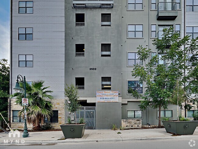Building Photo - 2502 Leon St Rental