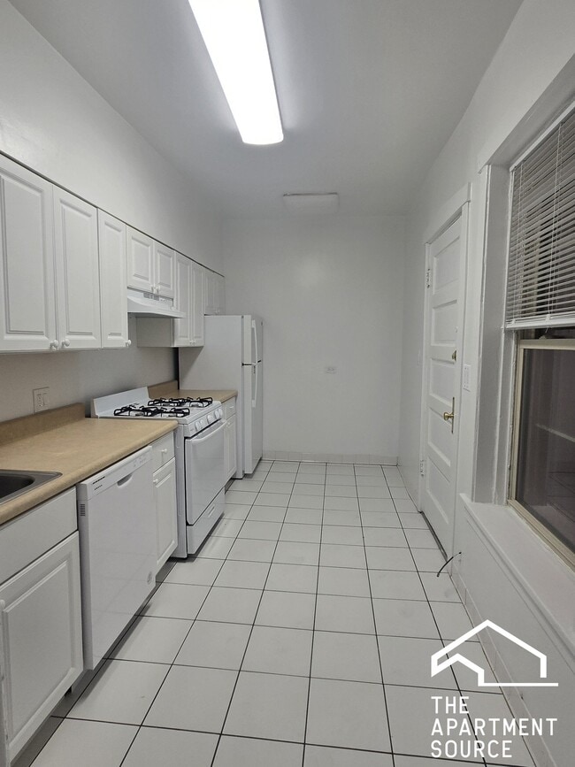 Photo - 558 Elmwood Ave Unit 1