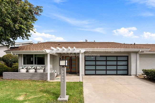 Building Photo - 2143 Caminito San Martin