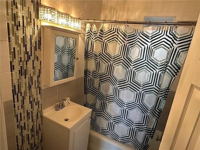 Photo - 130 Bay Ridge Pkwy