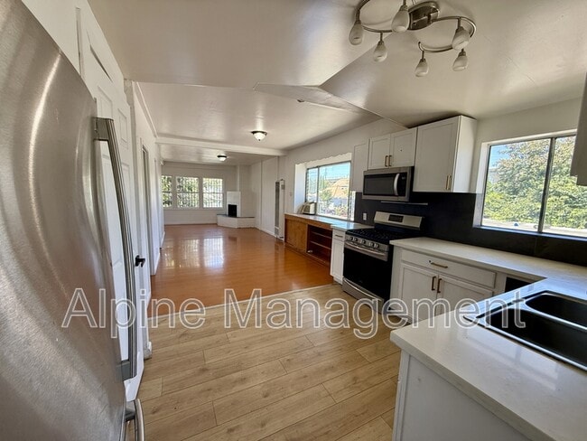Photo - 806 52nd Ave